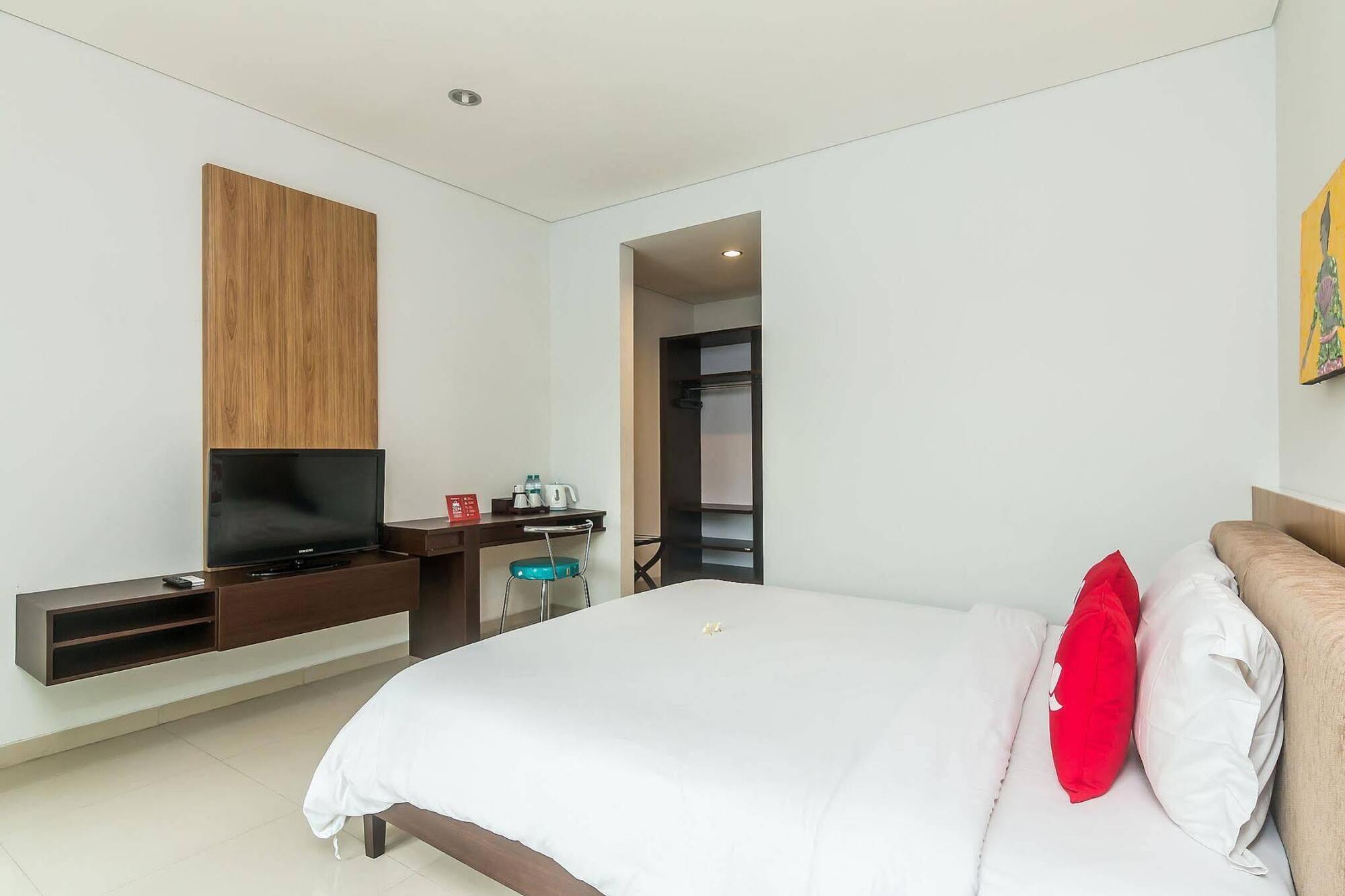 Zen Rooms Seminyak Mertanadi Bagian luar foto